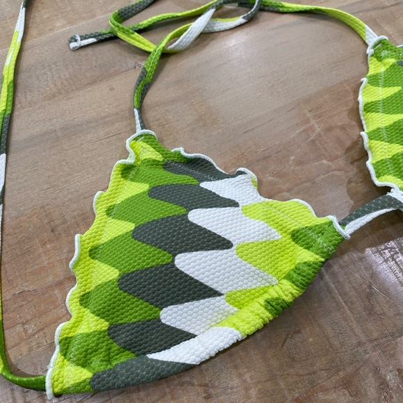 Aerie green white multicolor print triangle string bikini top - Picture 2 of 9